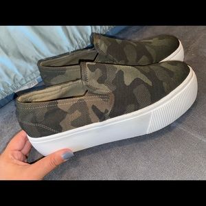 Women’s Steve Madden Ellis Camo Platform Sneaker Sz 8.5